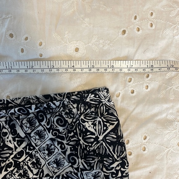 Reitman’s elastic waistband black & white skirt - Picture 3 of 8